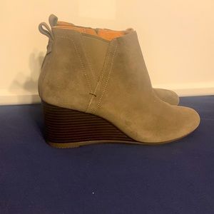 Vionic Grey Suede Ankle boots w/wedge heel